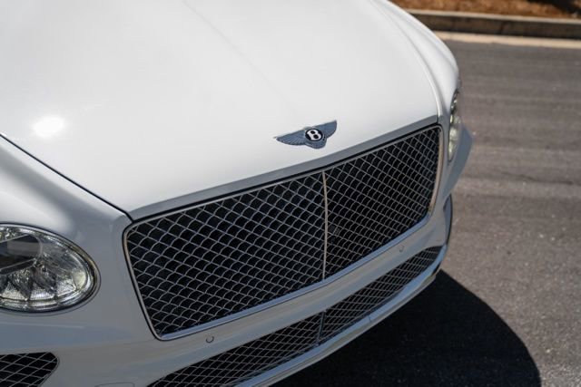 Used 2022 Bentley Bentayga image 22
