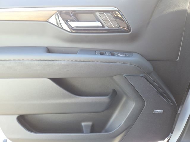 New 2026 Chevrolet Suburban High Country AWD/4WD image 39