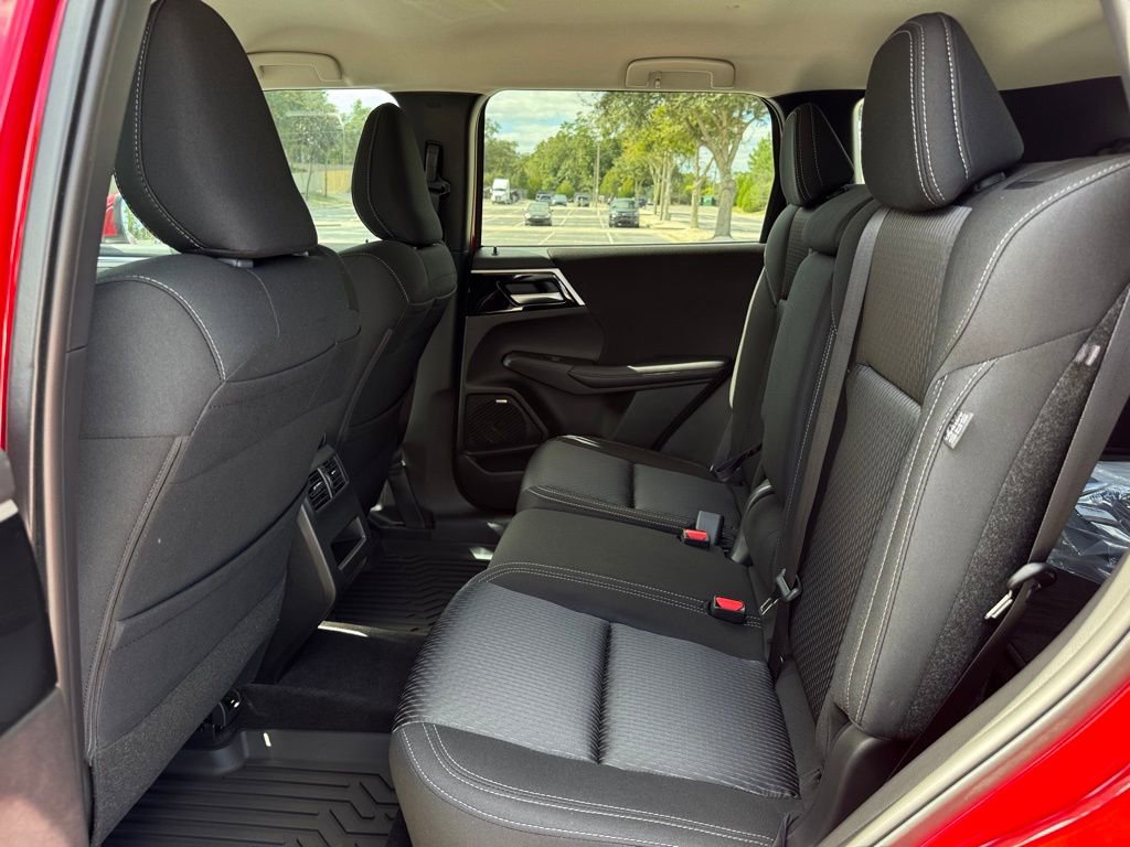 New 2025 Mitsubishi Outlander ES image 15