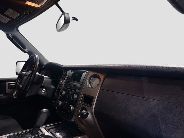 Used 2016 Ford Expedition XLT RWD image 26