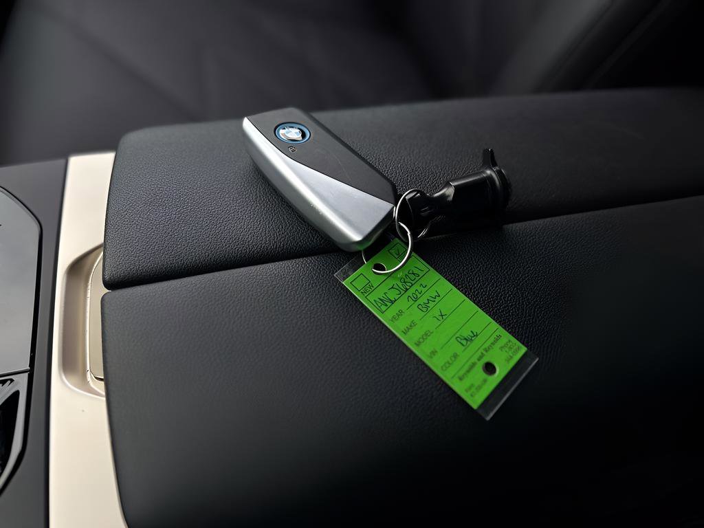 Used 2022 BMW iX xDrive50 w/ Convenience Package image 26