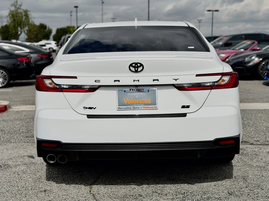 Used 2025 Toyota Camry SE w/ Convenience Package FWD image 9