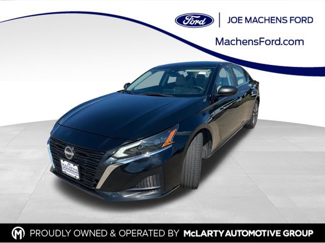 Used 2024 Nissan Altima 2.5 SV FWD image 1