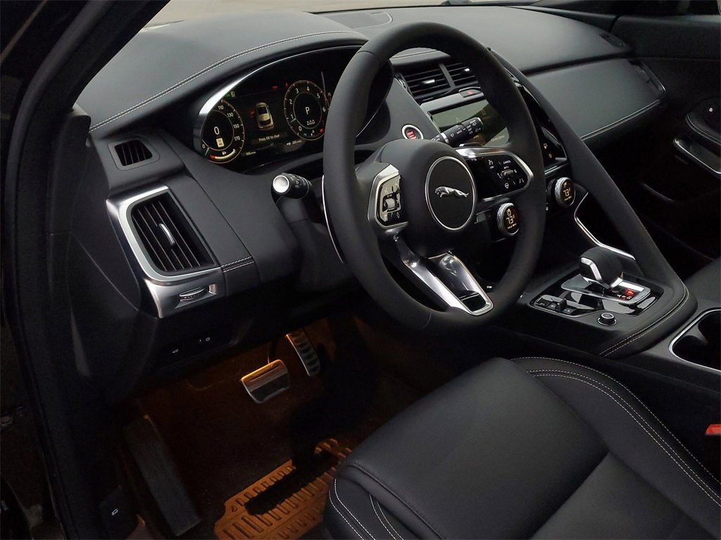 Used 2024 Jaguar E-PACE R-Dynamic SE image 7