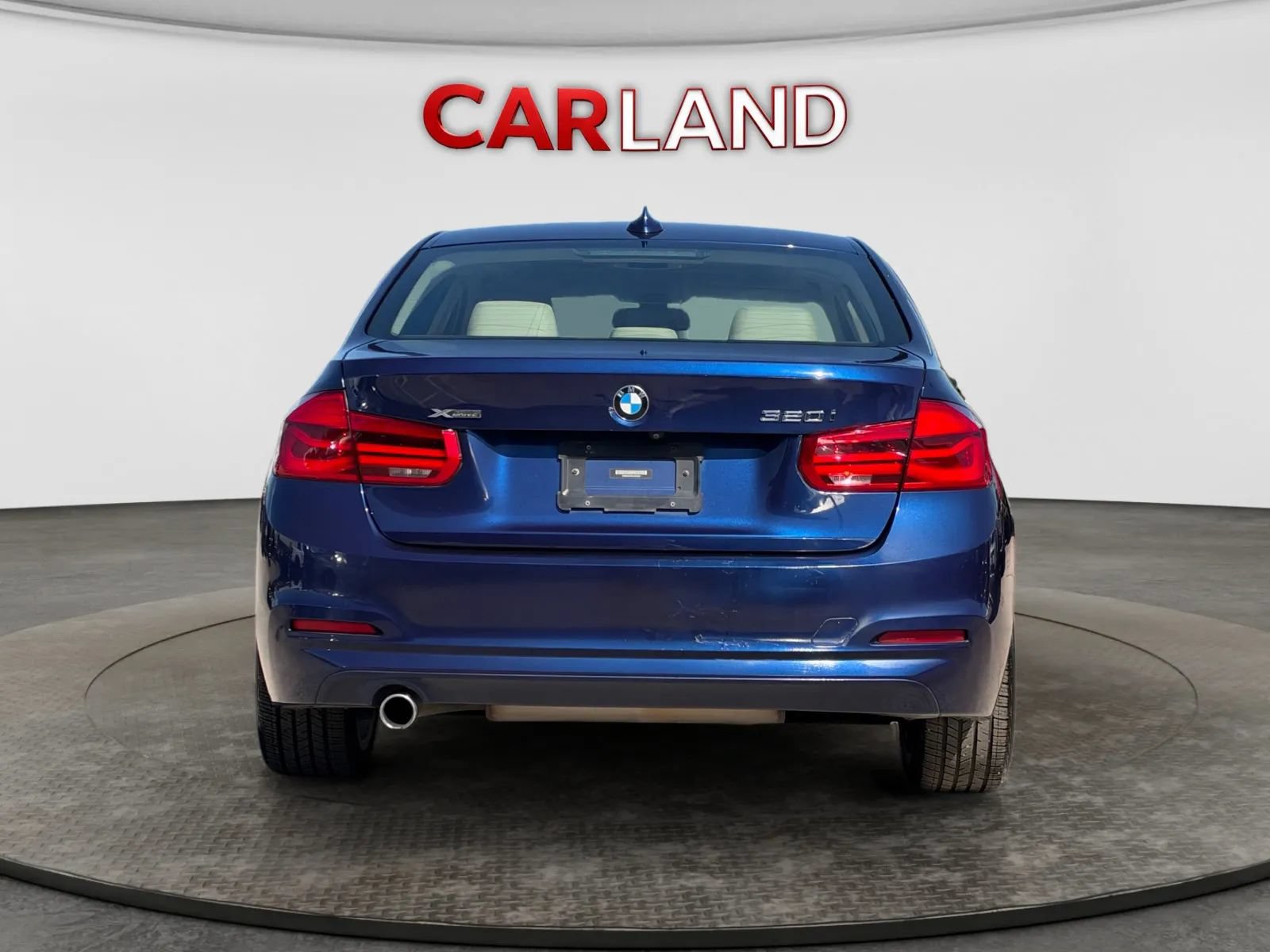 Used 2018 BMW 320i xDrive Sedan w/ Convenience Package AWD/4WD image 5