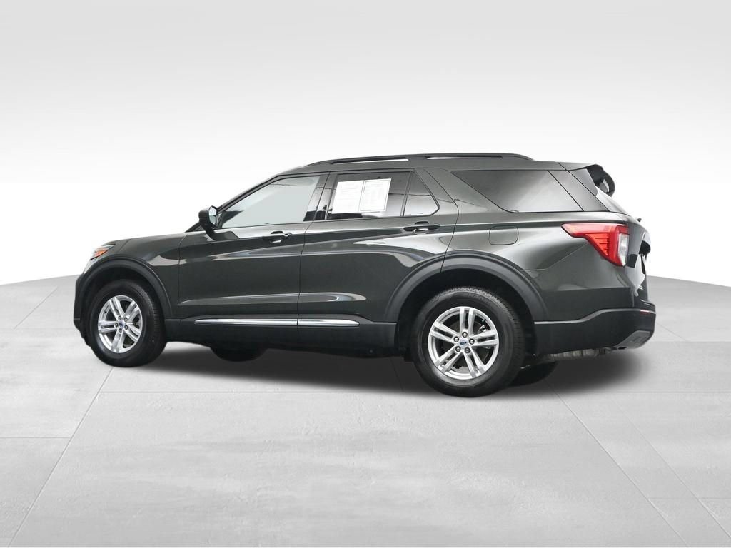 Used 2024 Ford Explorer XLT w/ Equipment Group 202A AWD/4WD image 24