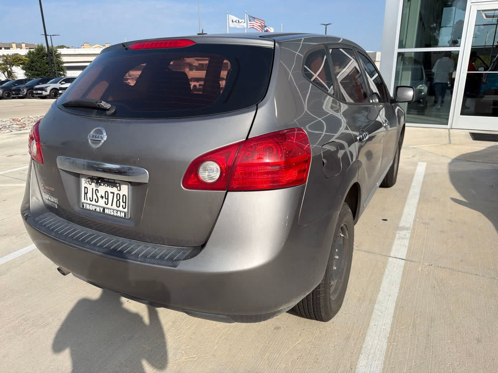 Used 2015 Nissan Rogue S FWD image 6