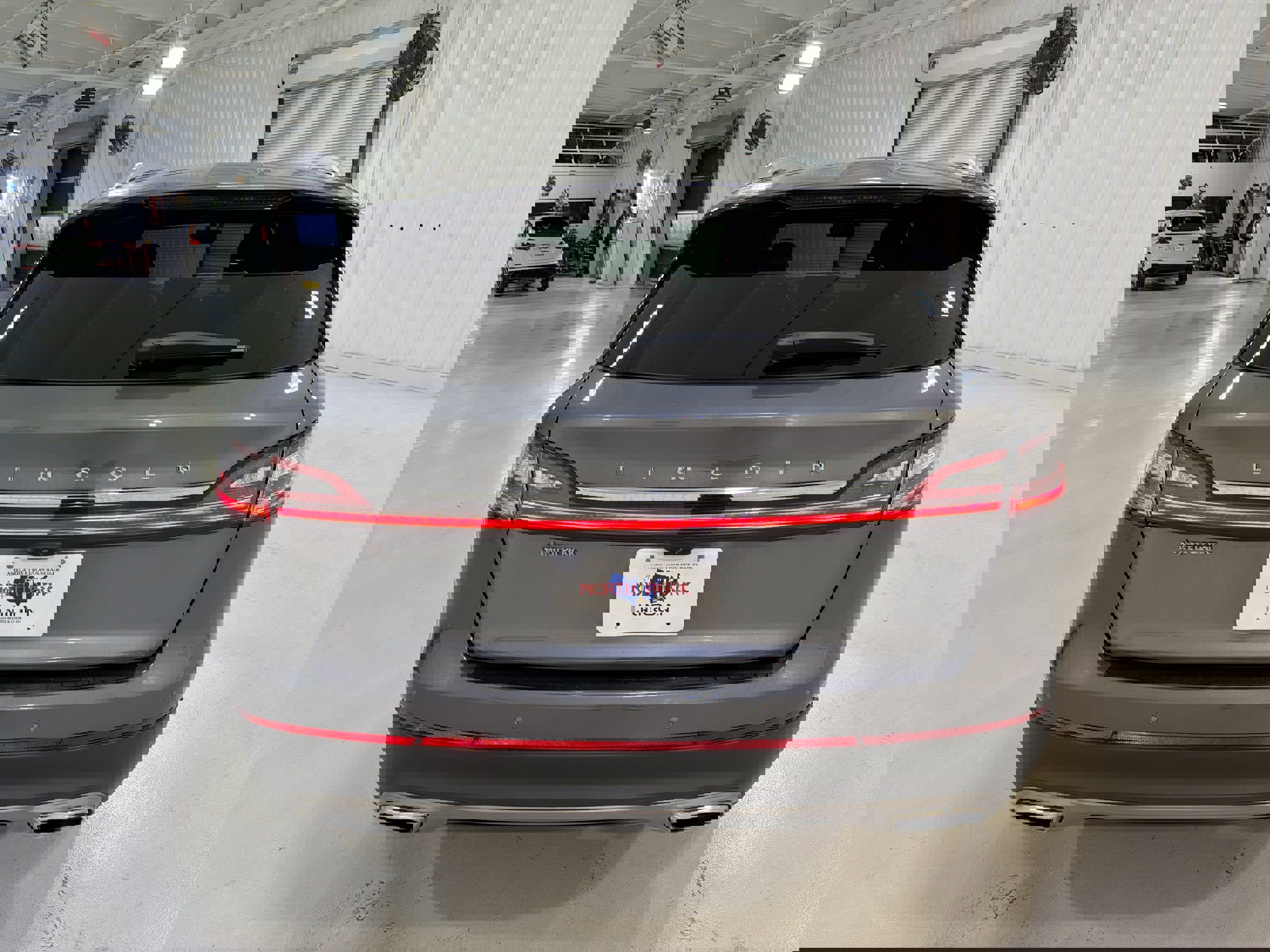 Used 2022 Lincoln Nautilus FWD w/ Premium Package image 26