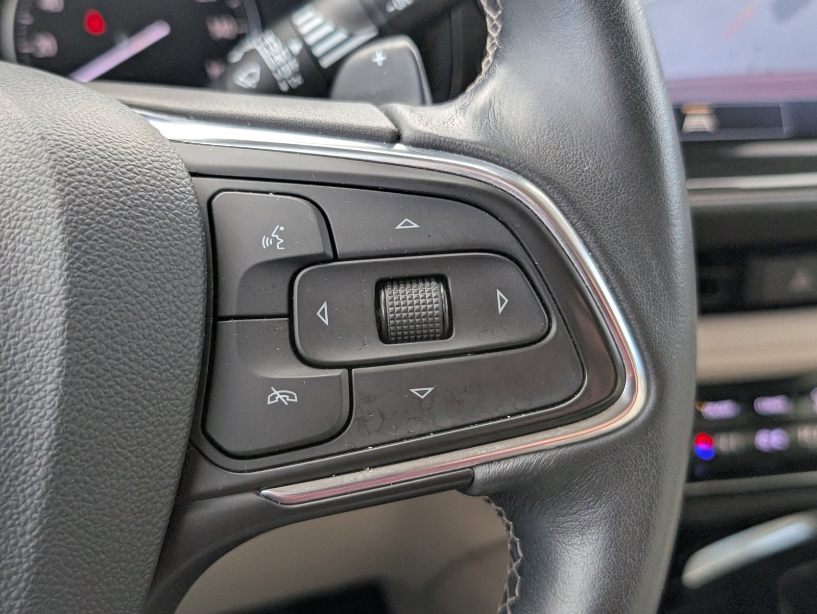 Used 2021 Buick Envision Essence image 34