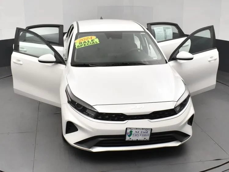 Used 2024 Kia Forte LXS FWD image 10