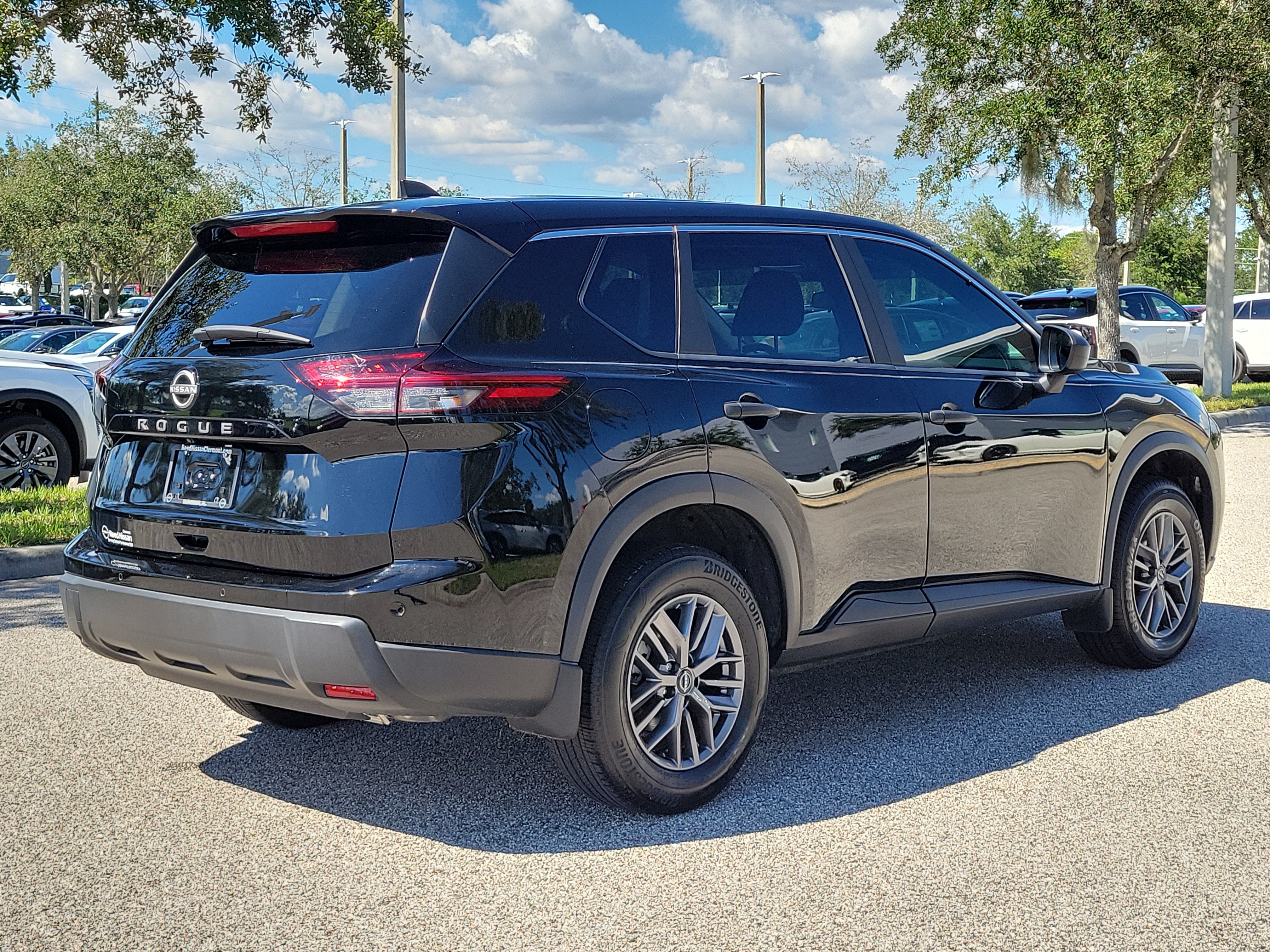 Certified 2024 Nissan Rogue S FWD image 6