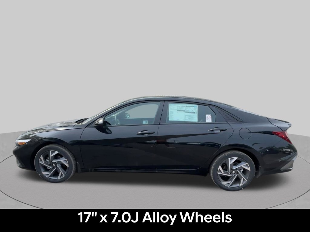 Used 2025 Hyundai Elantra Sport FWD image 15