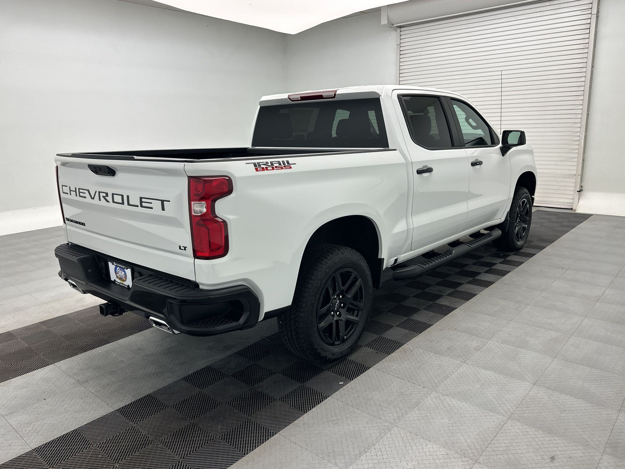 New 2026 Chevrolet Silverado 1500 LT Trail Boss w/ LPO, Dark Essentials Package AWD/4WD image 9