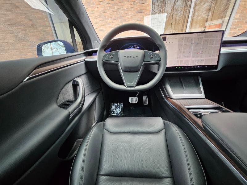 Used 2023 Tesla Model X AWD image 5