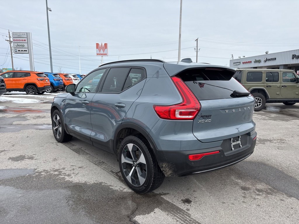 Used 2023 Volvo XC40 B4 Ultimate image 5