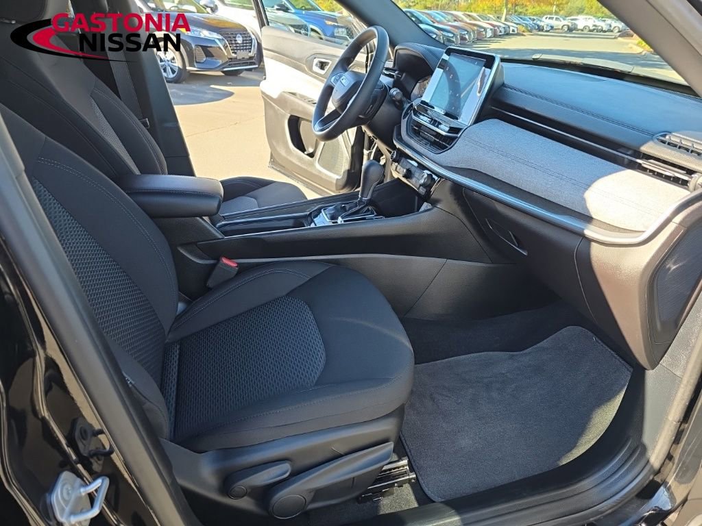 Used 2025 Jeep Compass Sport image 48