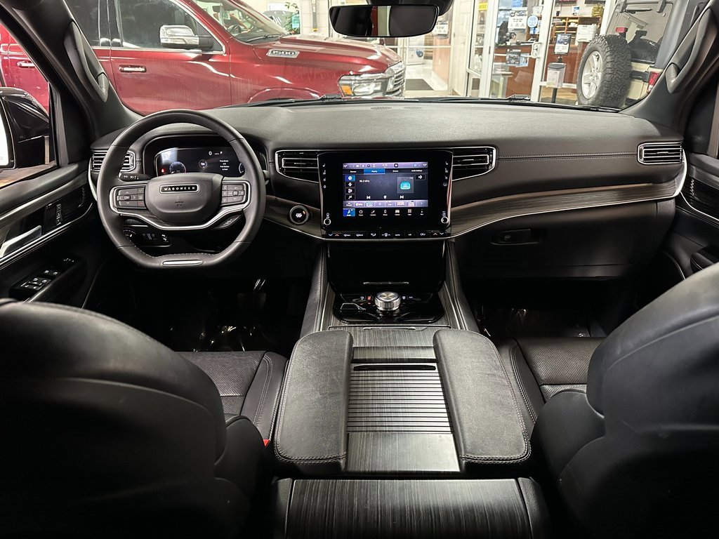 Certified 2024 Jeep Wagoneer L Series II w/ Flexible Seating Group image 13