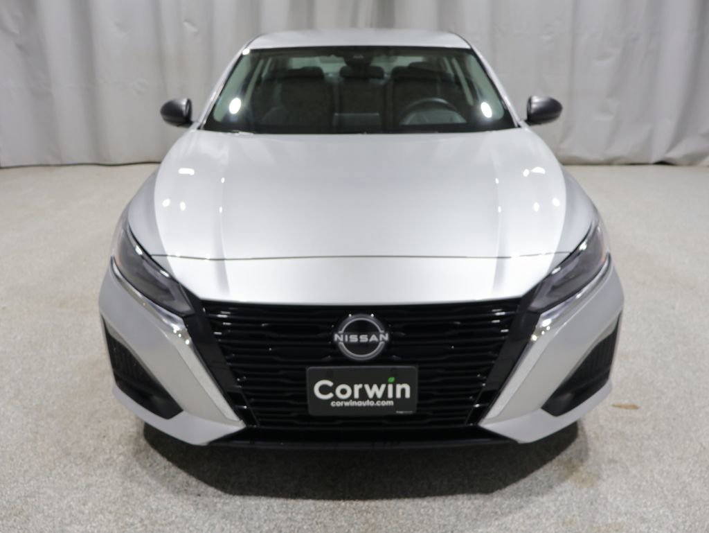 Used 2024 Nissan Altima 2.5 SV AWD/4WD image 7
