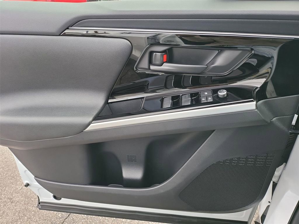 Used 2025 Toyota bZ4X FWD w/ Weather Package image 15