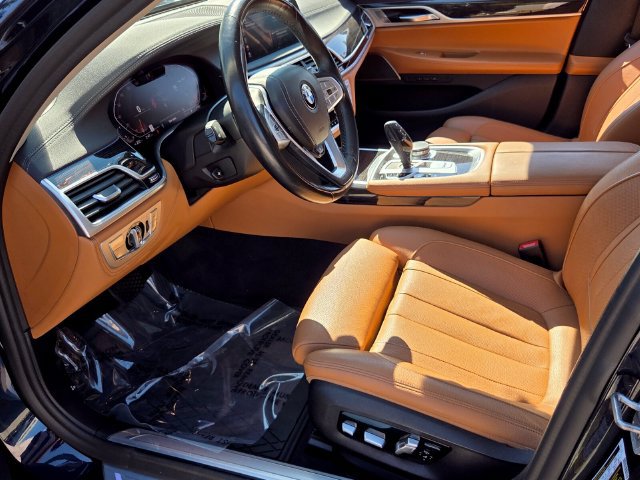 Used 2020 BMW 740i xDrive AWD/4WD image 14