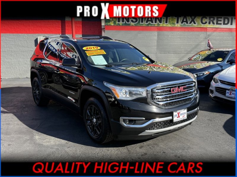 Used 2019 GMC Acadia SLT image 1