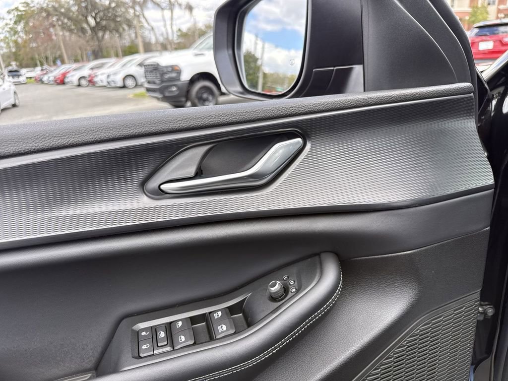 New 2026 Jeep Grand Cherokee L Laredo image 13