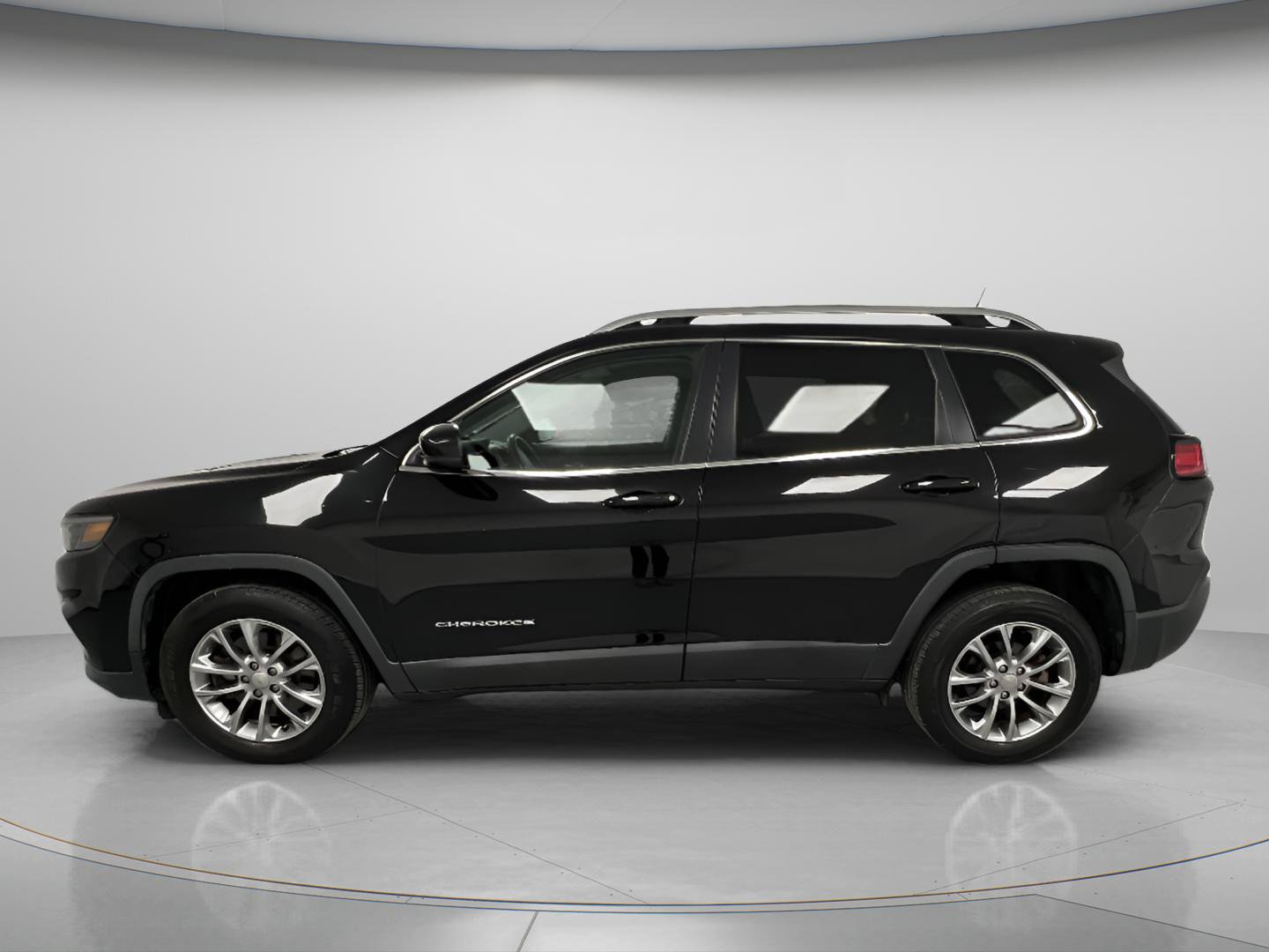 Used 2019 Jeep Cherokee Latitude Plus FWD image 5