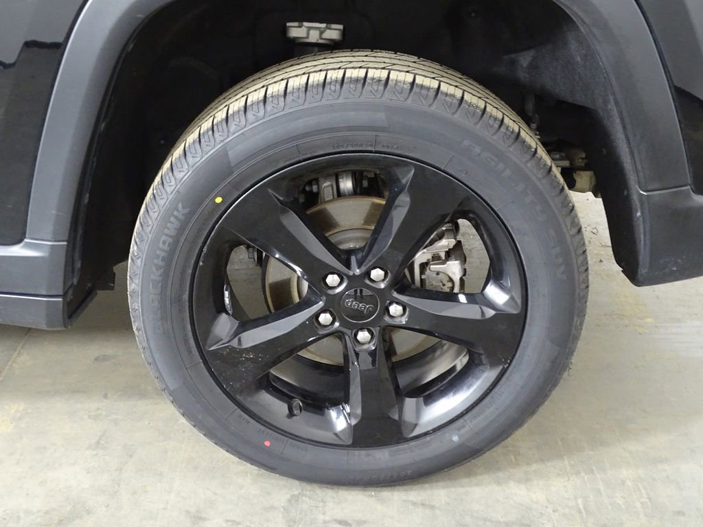 Used 2023 Jeep Grand Cherokee Altitude image 45