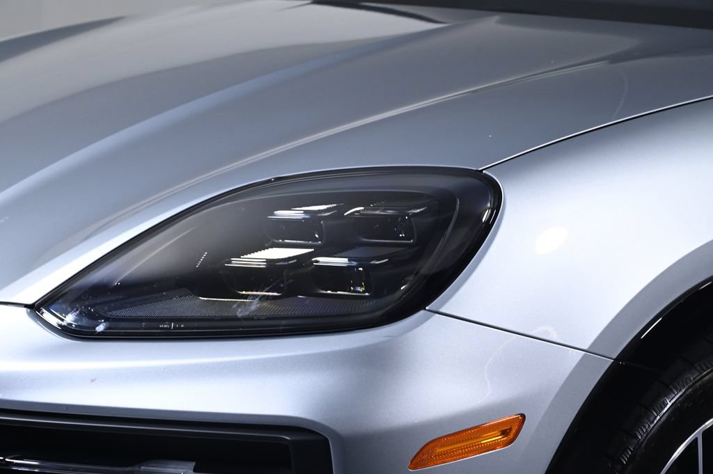 Certified 2025 Porsche Cayenne GTS AWD/4WD image 24