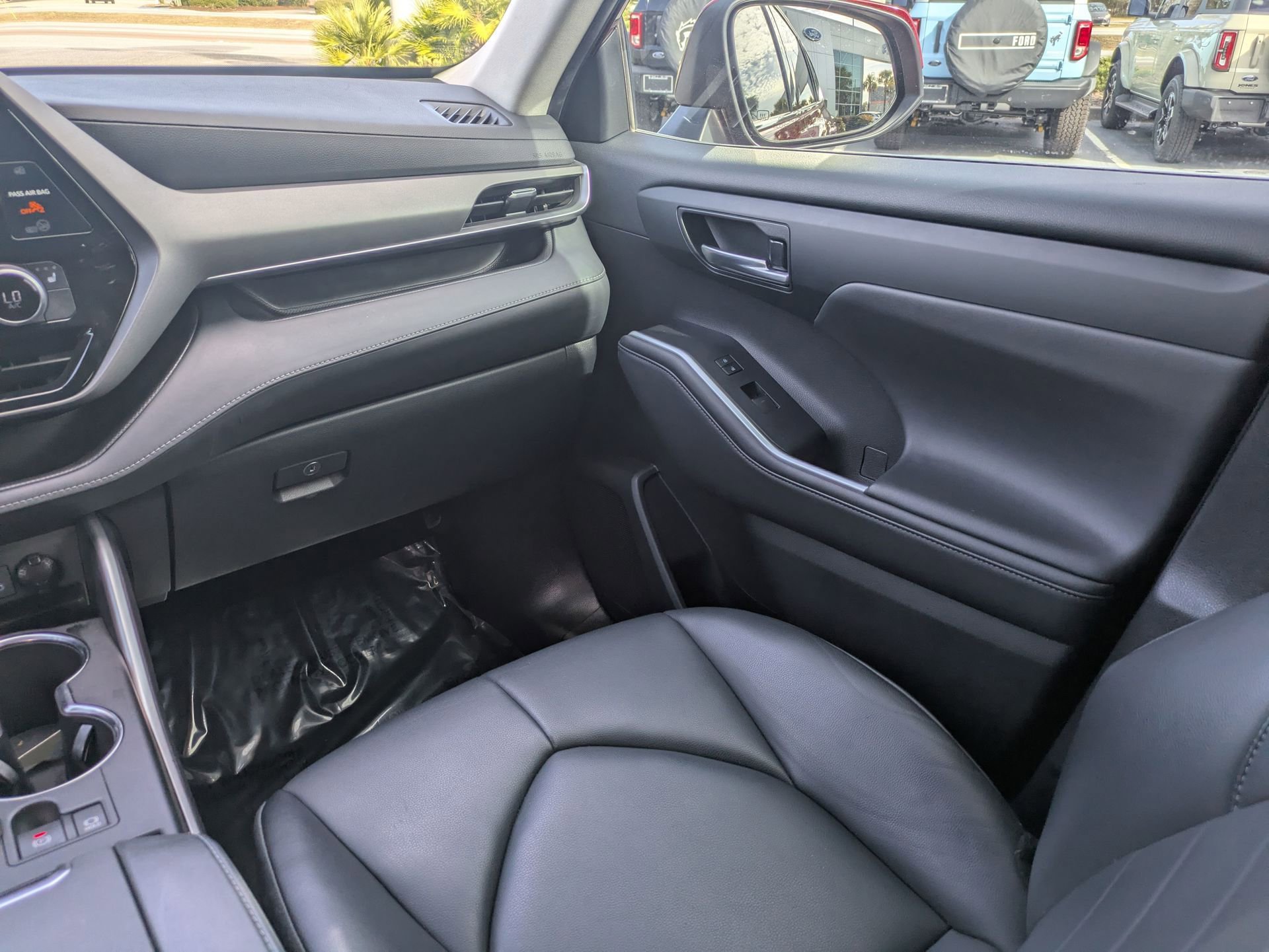 Used 2022 Toyota Highlander XLE image 22