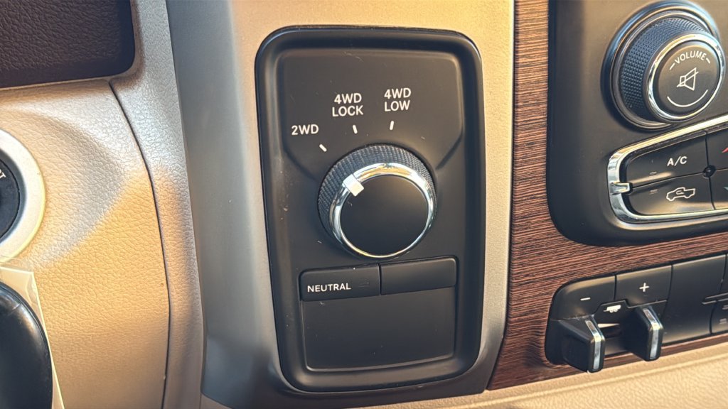 Used 2016 RAM 2500 Laramie AWD/4WD image 14