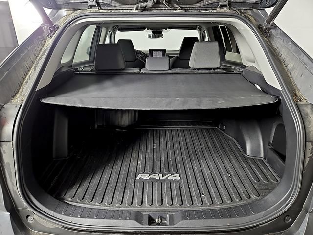 Used 2022 Toyota RAV4 XLE w/ Convenience Package image 30