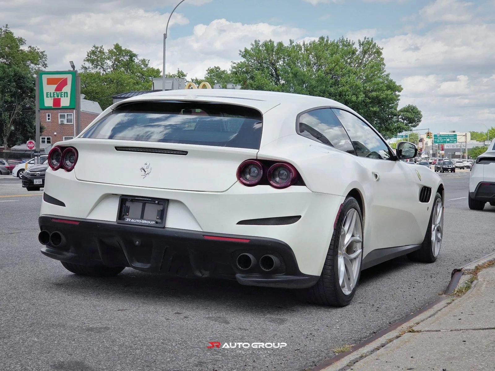Used 2018 Ferrari GTC4Lusso T RWD image 6