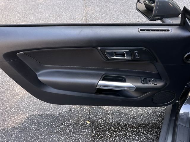 Used 2018 Ford Mustang Coupe image 13