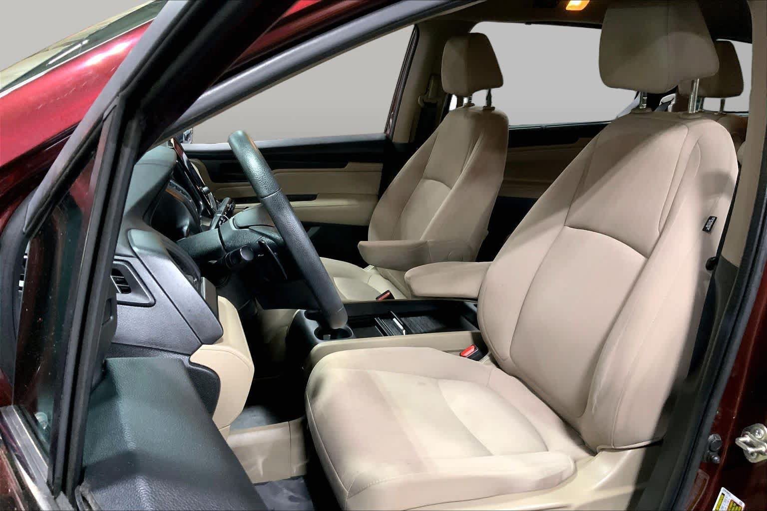 Used 2018 Honda Odyssey EX image 8