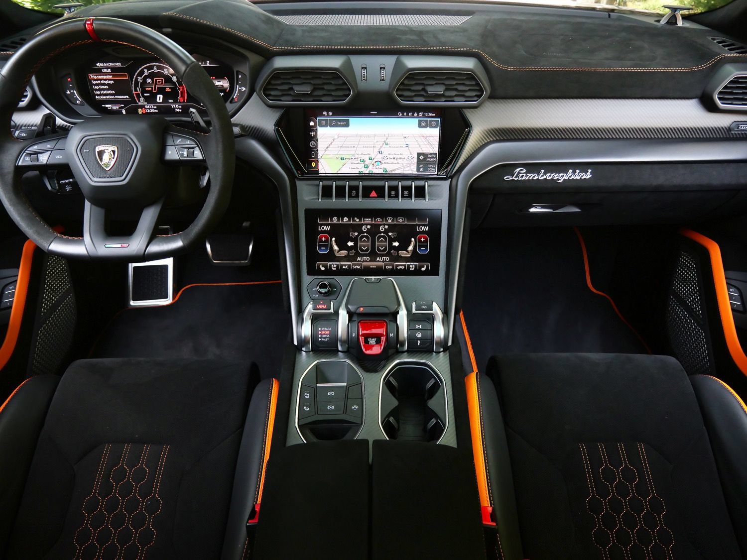 Used 2024 Lamborghini Urus Performante AWD/4WD image 7