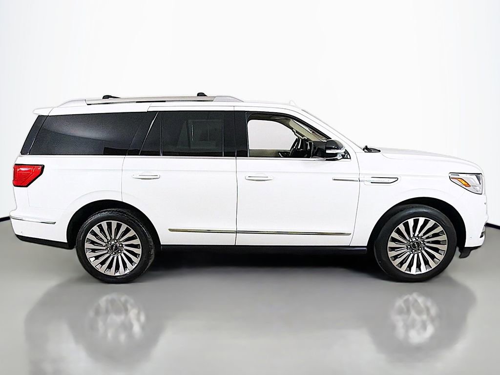 Used 2021 Lincoln Navigator Reserve w/ Luxury Package image 17