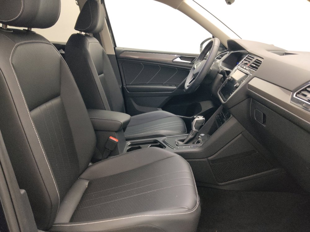 Used 2023 Volkswagen Tiguan SE FWD image 21
