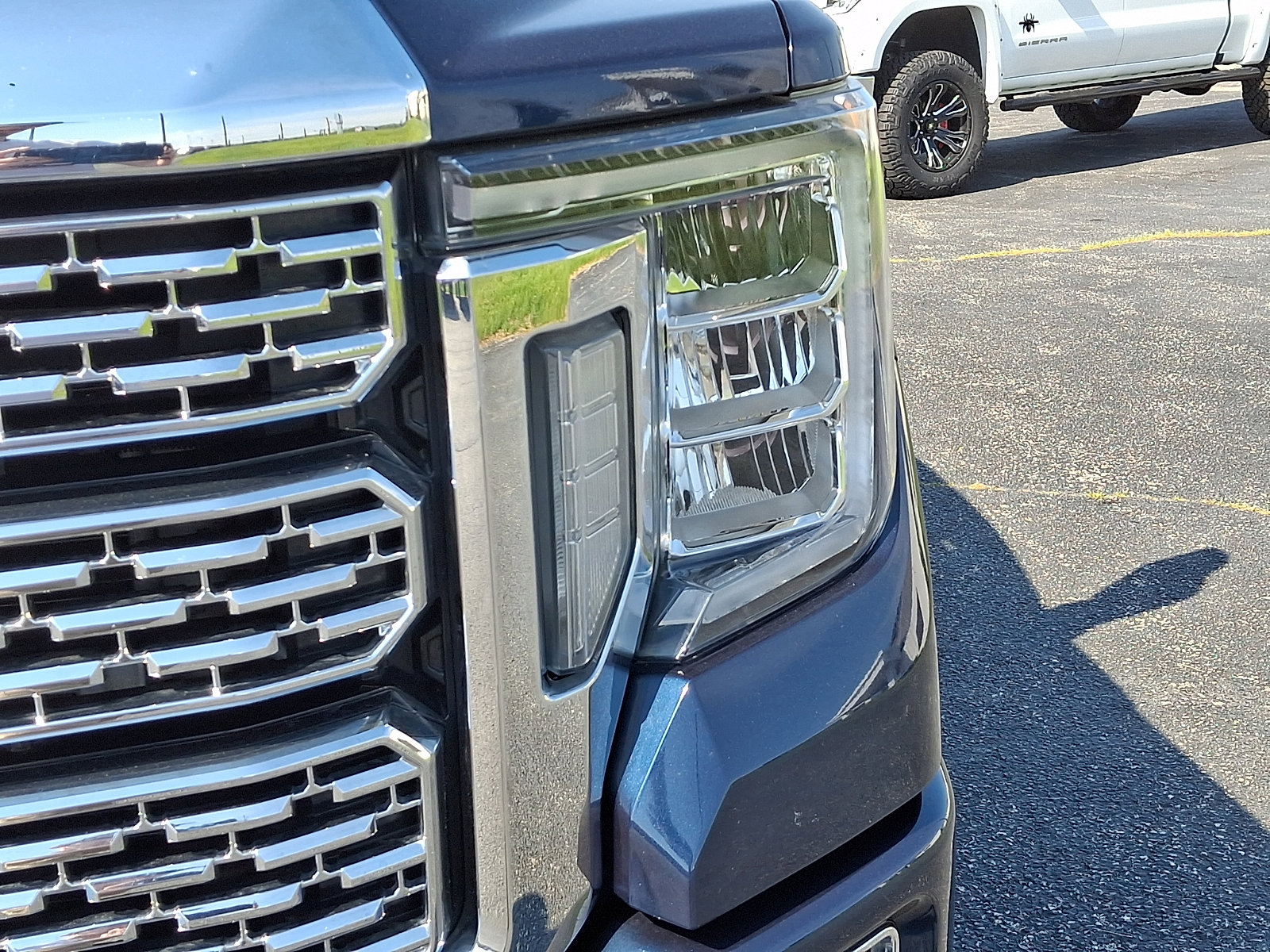 Used 2020 GMC Sierra 2500 Denali w/ Denali Ultimate Package AWD/4WD image 11