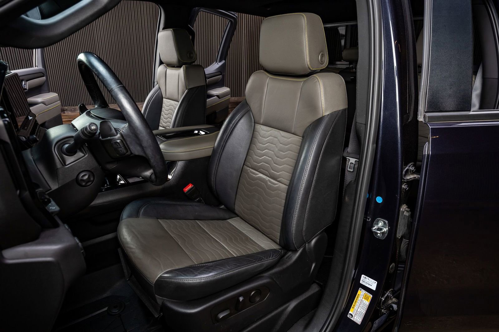 Used 2022 Chevrolet Silverado 1500 ZR2 w/ Technology Package image 30