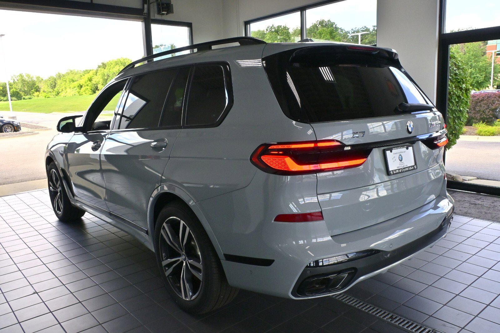 New 2025 BMW X7 M60i w/ Executive Package image 6