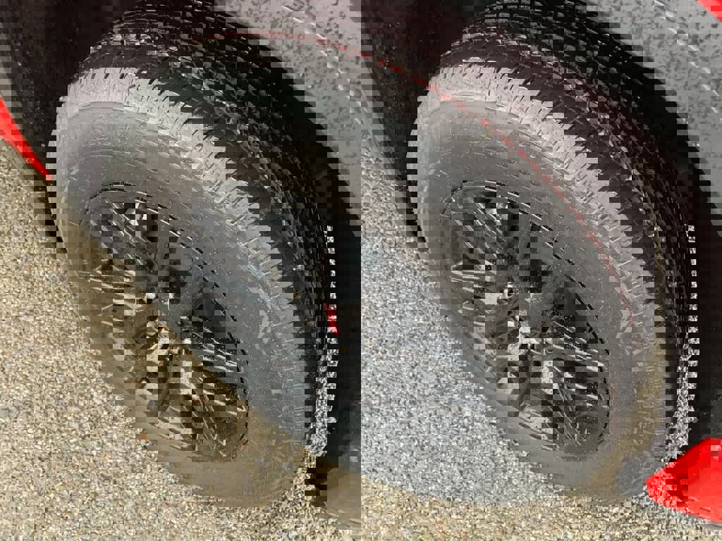 Used 2025 GMC Sierra 1500 Elevation image 13