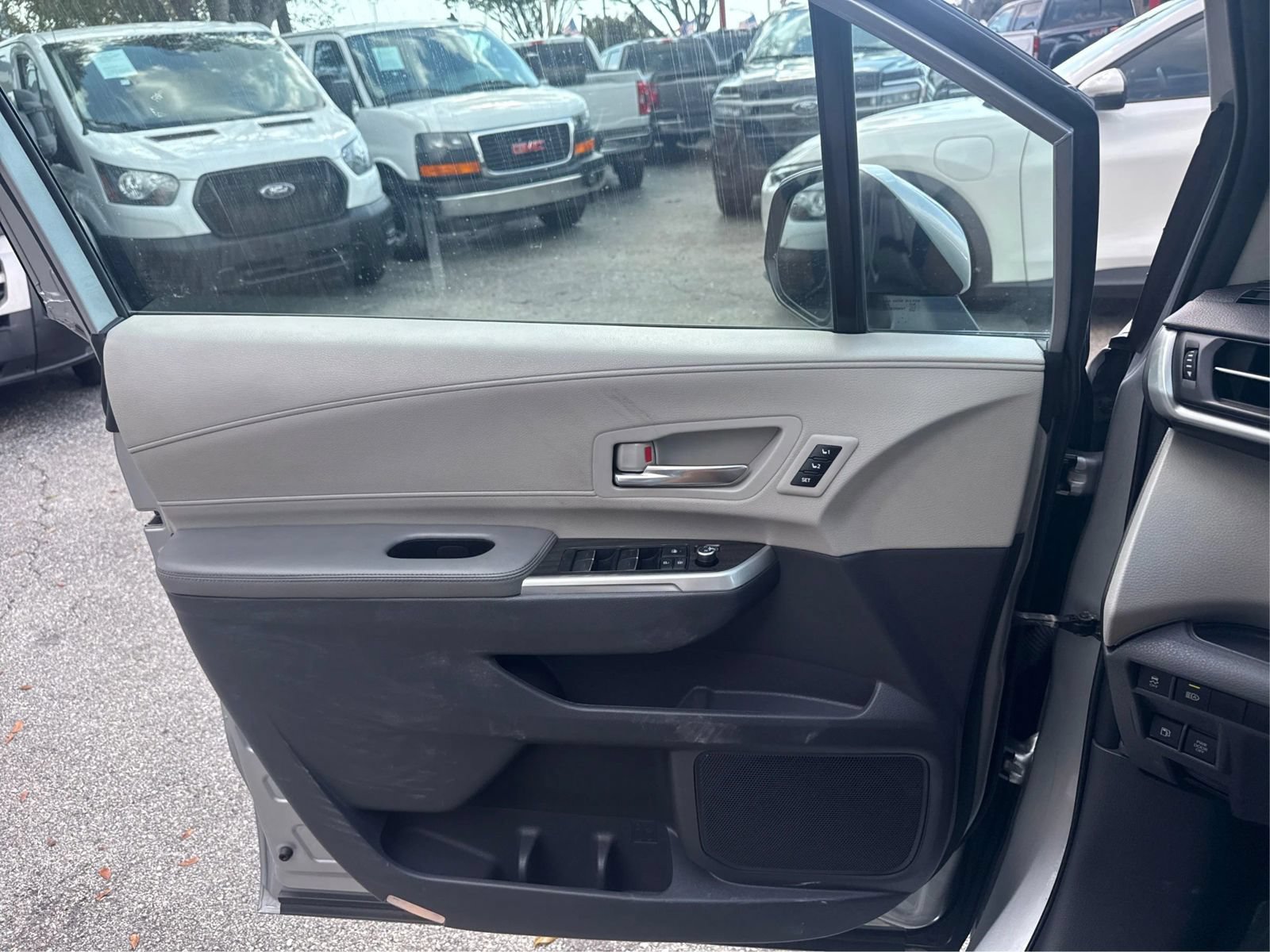 Used 2021 Toyota Sienna Limited AWD/4WD image 19