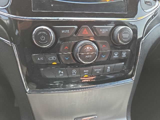 Used 2019 Jeep Grand Cherokee Limited AWD/4WD image 16