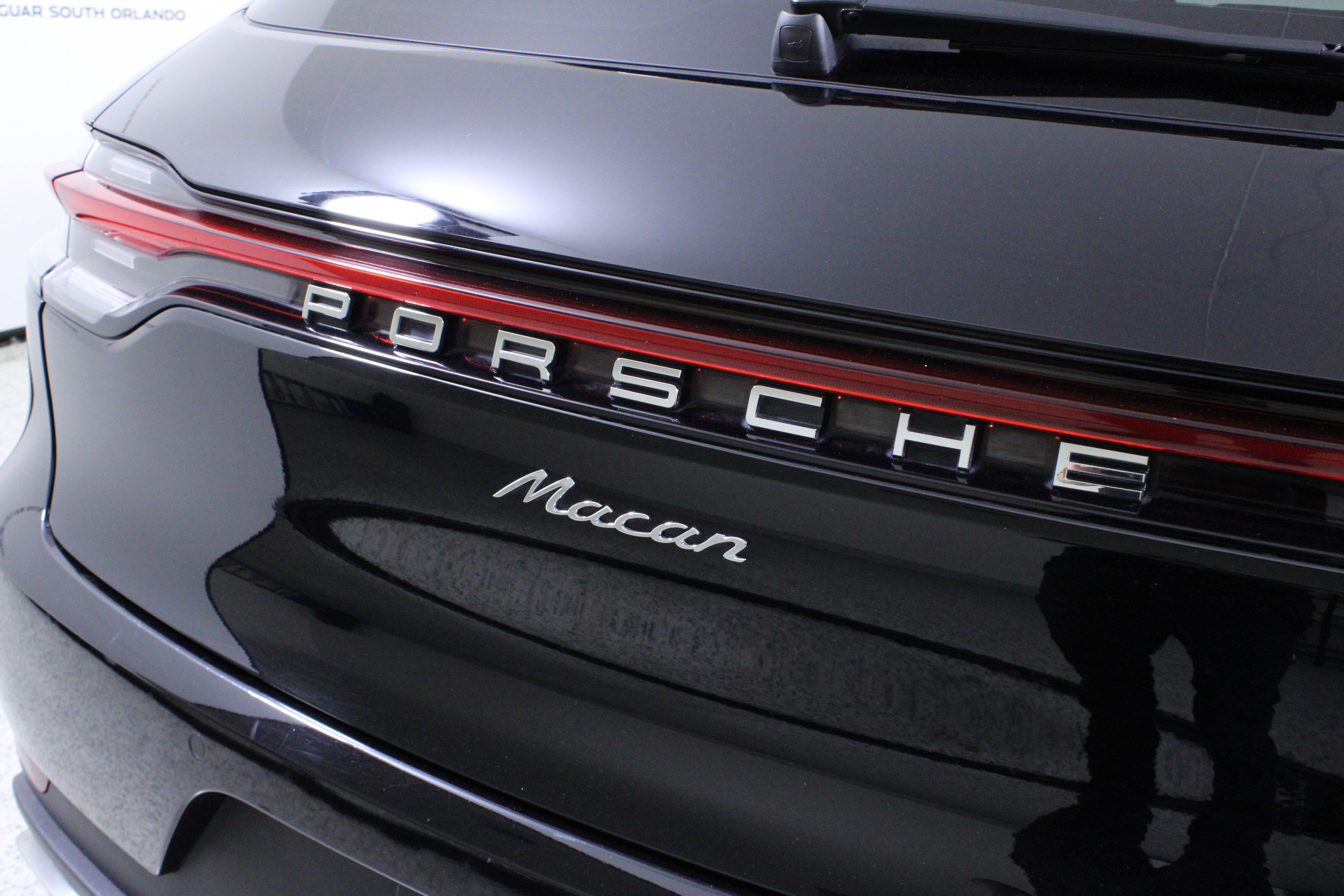 Used 2020 Porsche Macan image 9