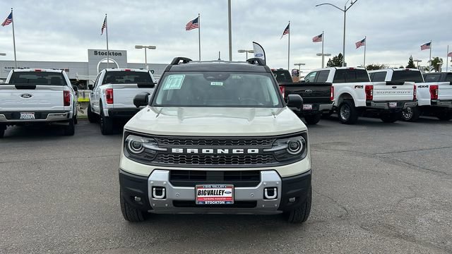 Used 2025 Ford Bronco Sport Badlands image 9