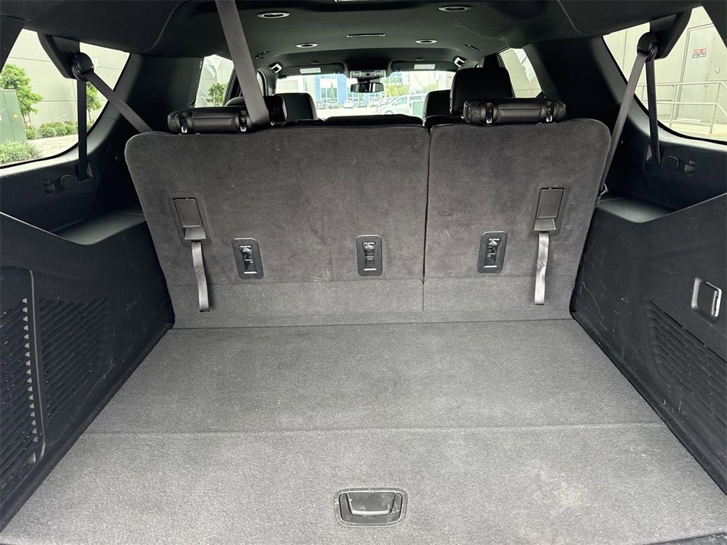 Used 2024 Chevrolet Suburban LT image 25