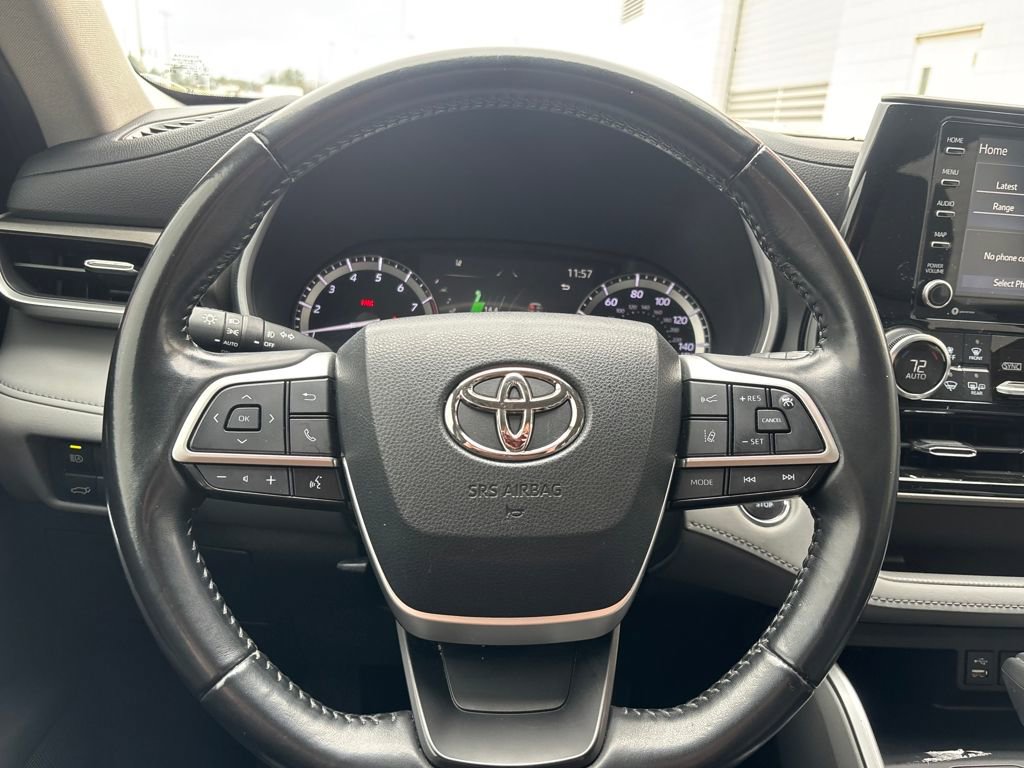Used 2022 Toyota Highlander XLE image 19