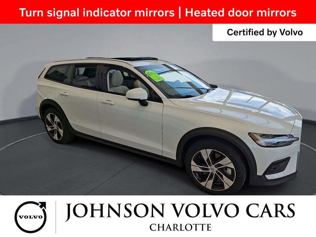 Certified 2025 Volvo V60 B5 Cross Country Plus AWD/4WD image 6