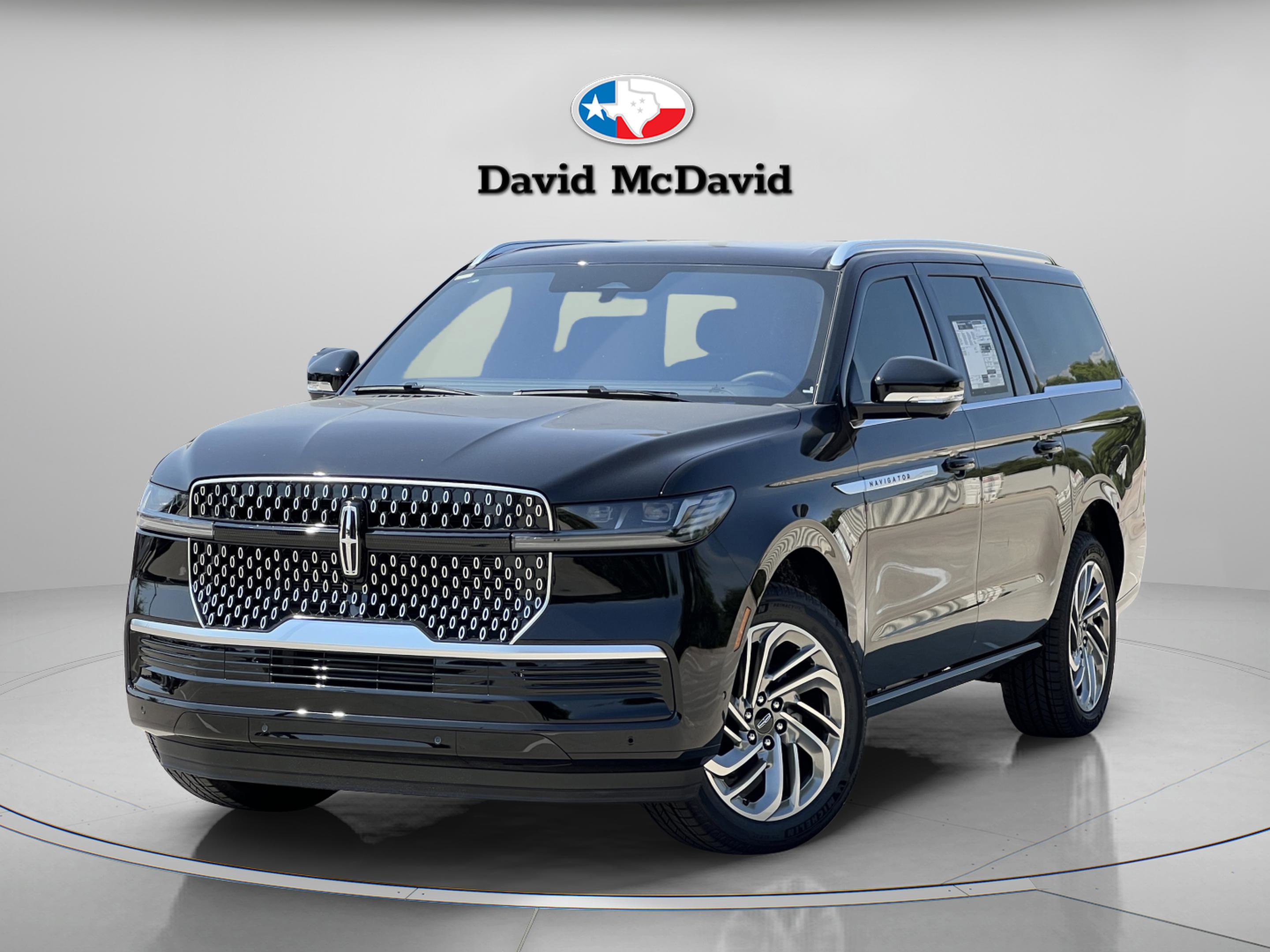 New 2025 Lincoln Navigator L Reserve AWD/4WD image 2